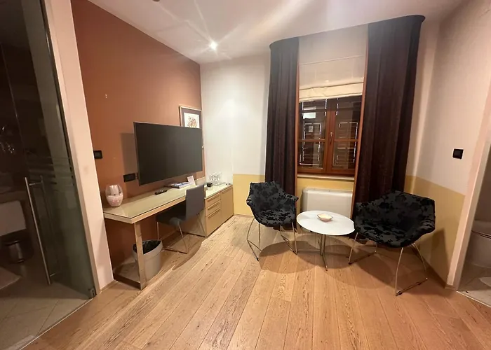 Zigante krevet i doručak 4*